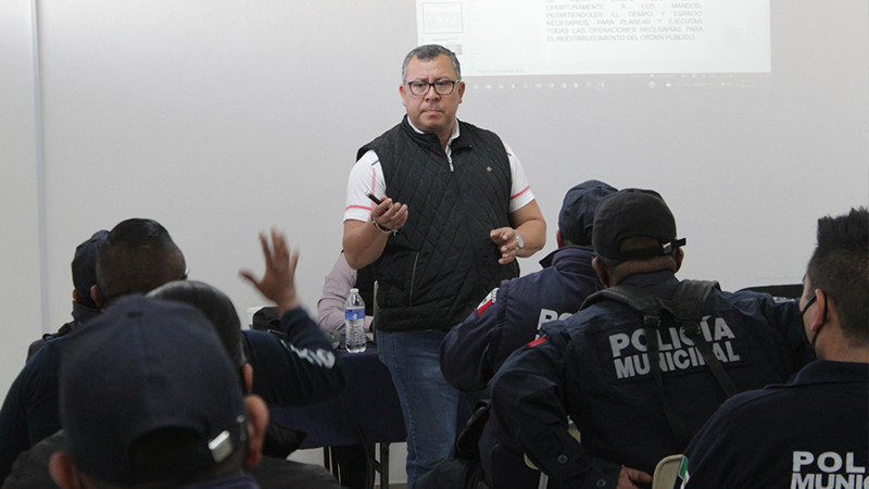 Falso, que renuncien policías municipales en Uruapan: Abelardo Lara Flores