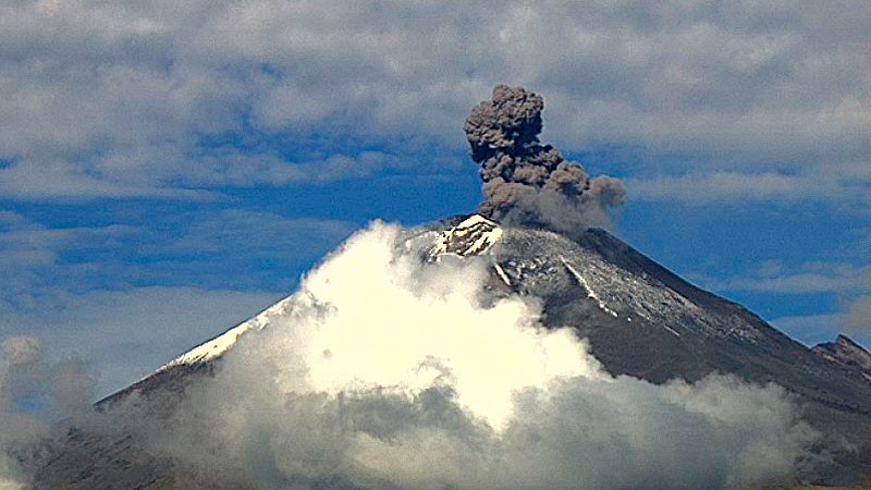 Popocatépetl registra casi 60 exhalaciones y dos explosiones 
