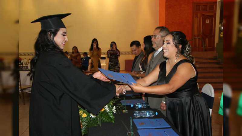 Téllez Marín clausura trabajos del ciclo escolar 2022-2023 del ICEP