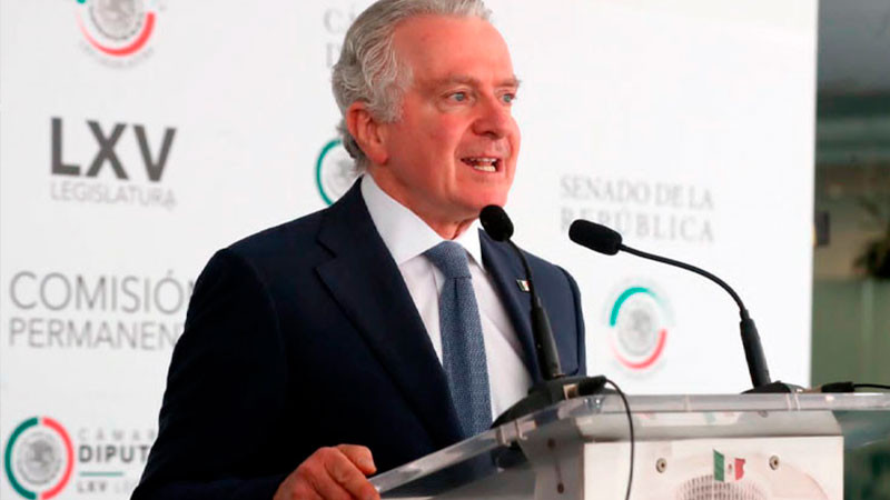 Santiago Creel se baja de la contienda presidencial y va a favor de Xóchitl Gálvez  