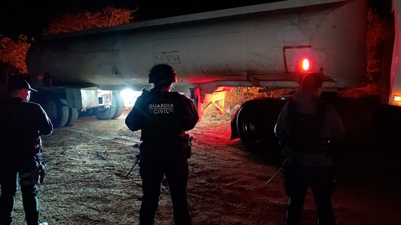 En Zitácuaro: decomisan cuatro vehículos, presuntamente utilizados para huachicoleo