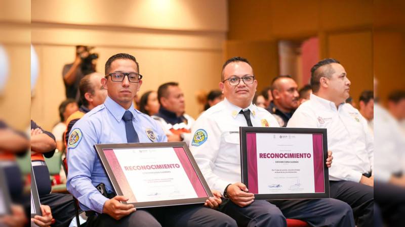 Reconoce Torres Piña labor y compromiso de bomberos michoacanos