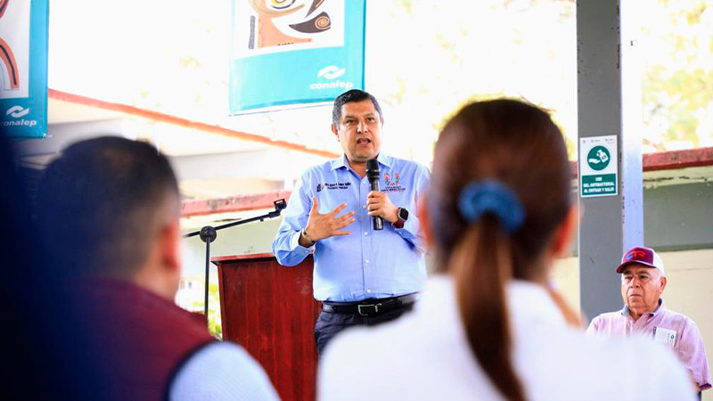 Con apoyo de Nacho Campos, abre Conalep Uruapan carrera en Autotransporte 