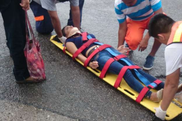 Se lesiona joven estudiante al caer de vehículo en movimiento, en Lázaro Cárdenas, Michoacán - Foto 2 