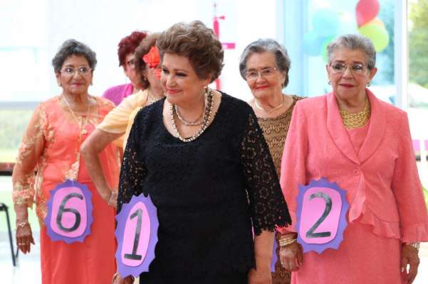 DIF Morelia adelanta celebración del Día del Abuelo 