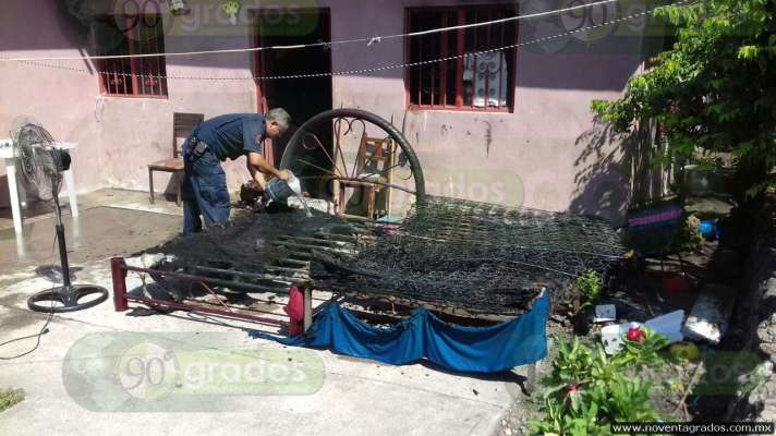 Deja daños materiales incendio de vivienda en Apatzingán - Foto 4 