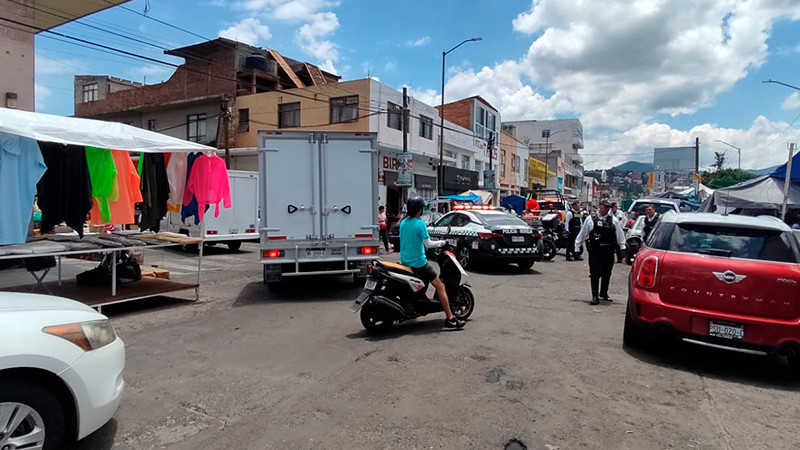 Implementa Policía Morelia operativo vial por socavón en Vicente Santa María 
