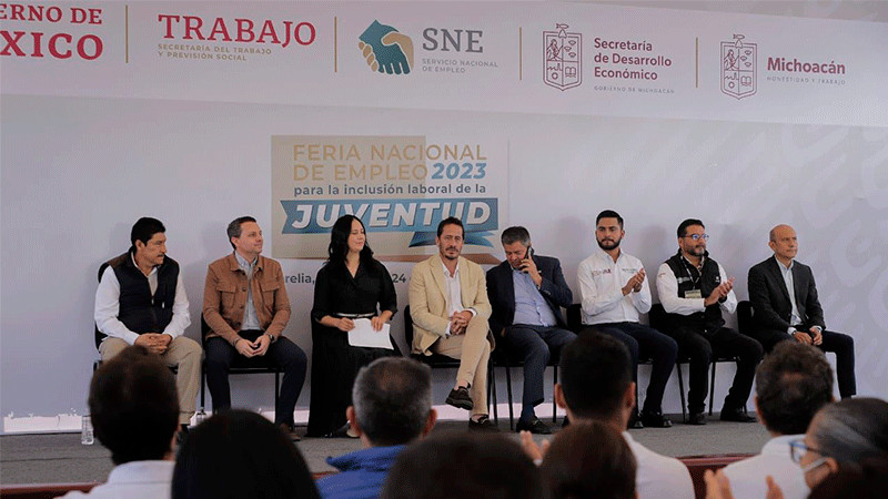 Ofertaron más de mil 500 vacantes para jóvenes en Feria del Empleo