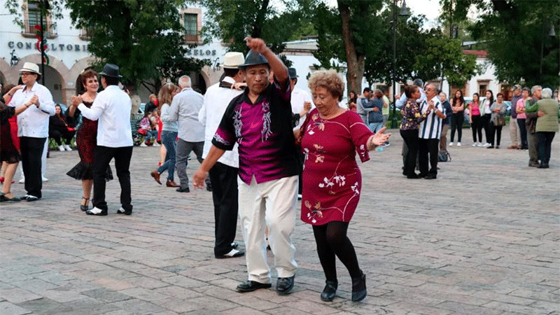 Tradicional Concierto y Danzón pone a bailar a las y los morelianos al son de la Orquesta Sinfónica de la SSP