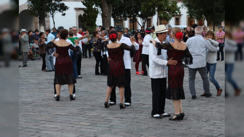 Tradicional Concierto y Danzón pone a bailar a las y los morelianos al son de la Orquesta Sinfónica de la SSP