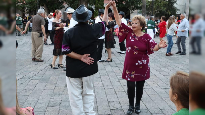 Tradicional Concierto y Danzón pone a bailar a las y los morelianos al son de la Orquesta Sinfónica de la SSP