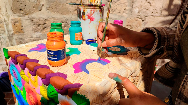 Jóvenes michoacanos, aún interesados en la creación artesanal: IAM 