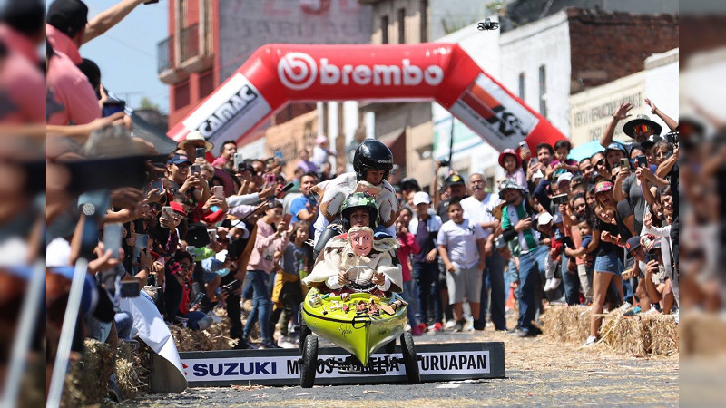 Exitoso 1er concurso de Carros Locos en Morelia 