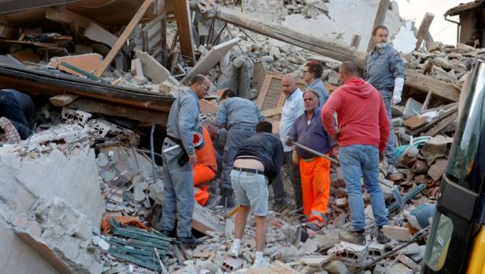 Decretan luto en Italia por víctimas de sismo; cifra de muertos ronda los 300 - Foto 1 
