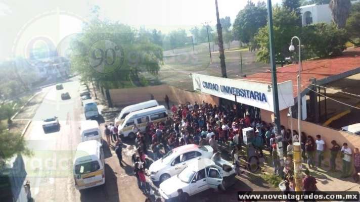 De nueva cuenta se movilizan en Morelia, jóvenes rechazados de la universidad - Foto 3 