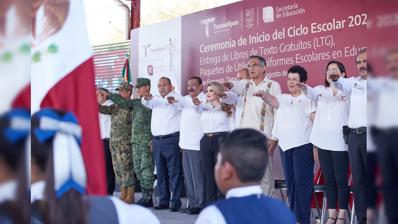 Gobierno de Tamaulipas entrega 3 millones de libros de texto y más de 48 mil paquetes de útiles y uniformes  