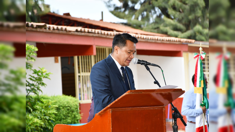 Libros de texto formarán integralmente a niñas y niños michoacanos 