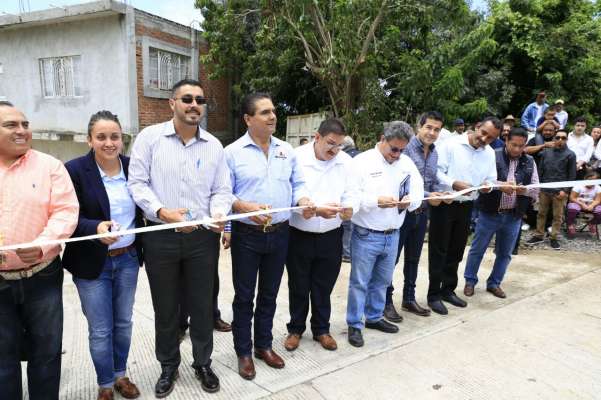 Con una inversión de más de  4 millones de pesos se  inauguró las calles Venustiano García y Flores Gil  