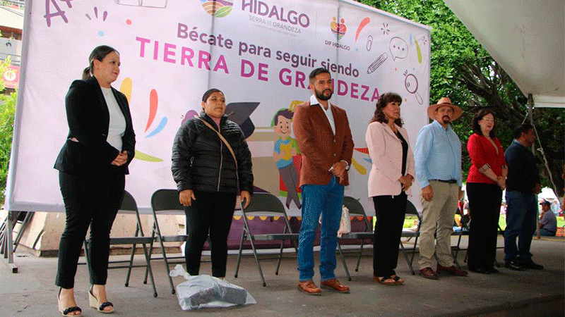 Gobierno Municipal de Hidalgo entrega 94 becas dentro del programa Bécate, para seguir siendo Tierra de Grandeza
