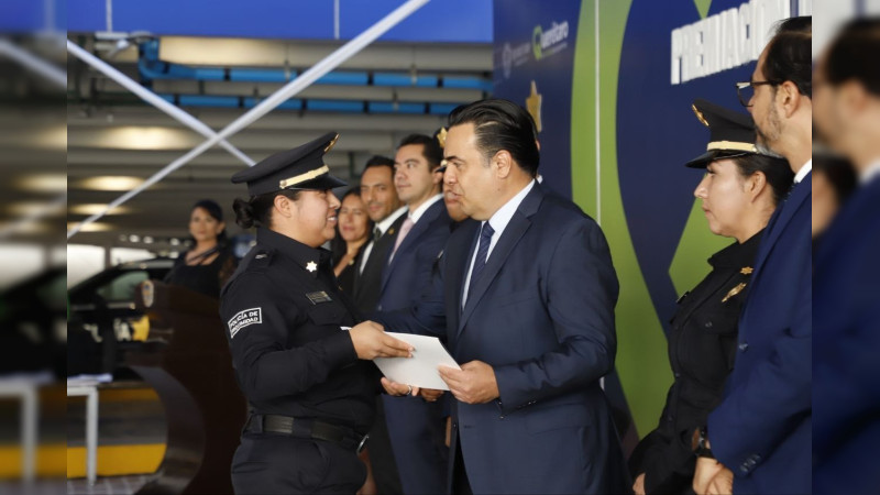 Dan estímulos a policías de Querétaro 