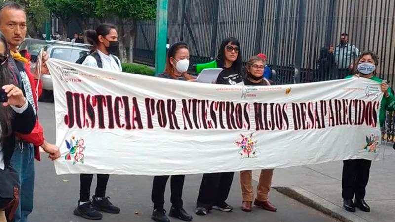 Realizan manifestación frente a Palacio de Gobierno de Edomex por 4 desaparecidos en Zacatecas 