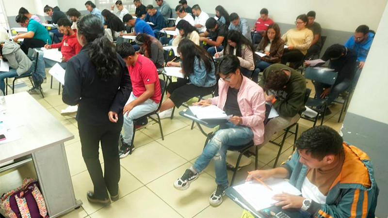 Van por Premio a la Excelencia del Ceneval 177 egresadas y egresados de la UMSNH