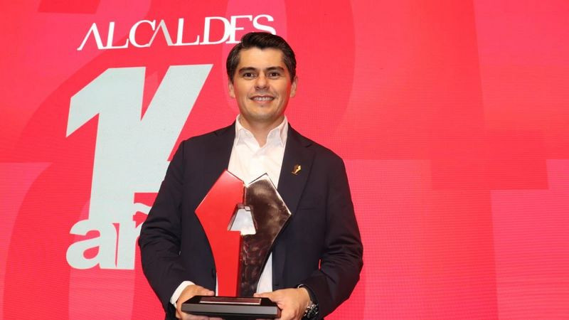 Recibe alcalde de Zitácuaro, premio a las Mejores Prácticas de Gobiernos Locales 