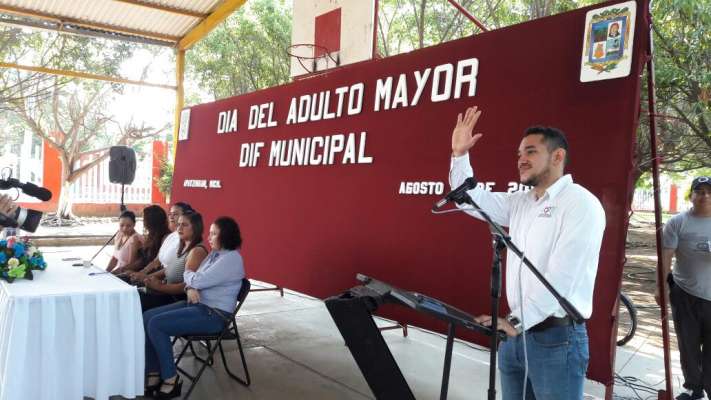 Festeja el DIF Apatzingán a los adultos mayores en su día - Foto 2 
