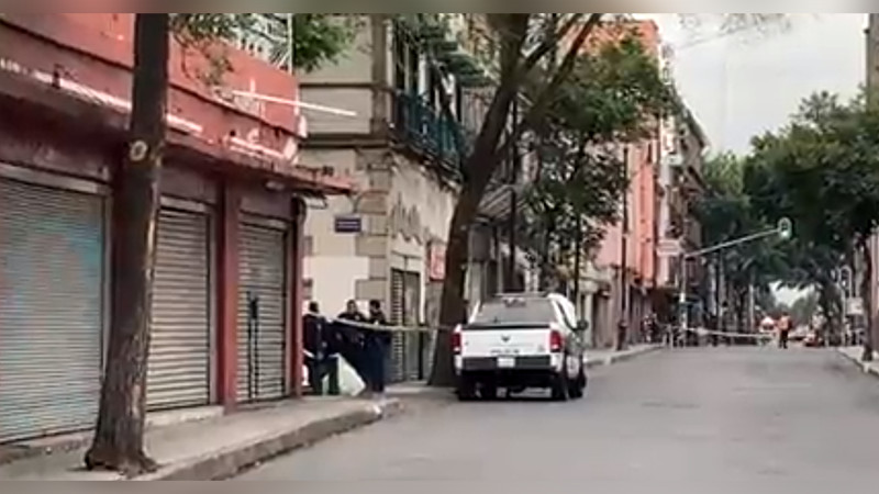 Arrestan a dos sospechosos tras hallazgo de cadáver en tambo en la Ciudad de México 