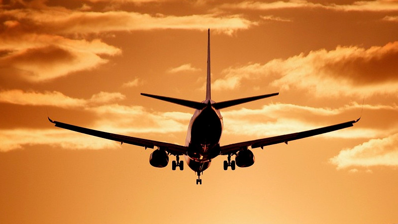 Advierten aerolíneas afectaciones por reducción de operaciones en el AICM 