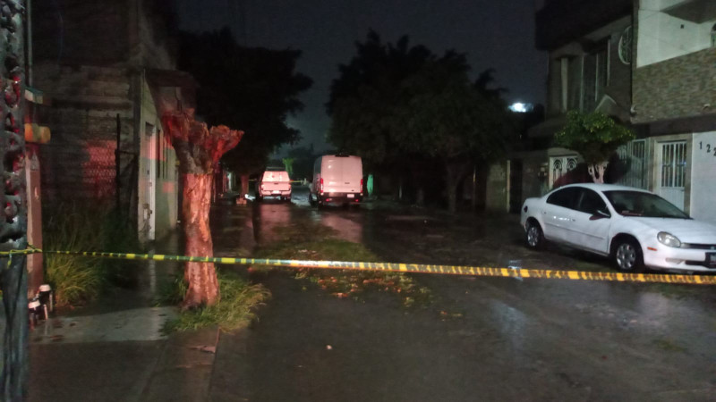 Asesinan a balazos a tres personas en el interior de su casa, en Celaya