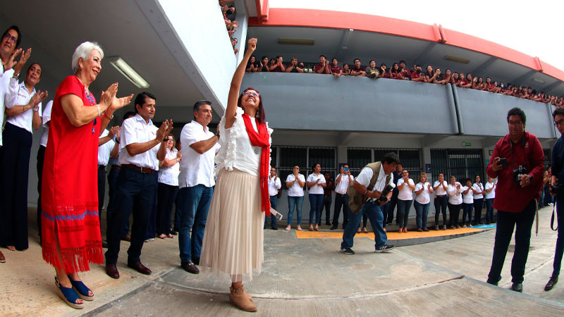 Titular de la SEP visita escuelas públicas para exponer contenidos de los nuevos Libros de Texto Gratuitos 