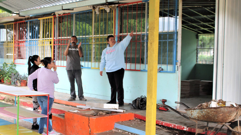 Padres de familia no permiten que se dé inicio al ciclo escolar 23-24 en el jardín de Niños Magallanes, Paníndicuaro porque “es una bomba de tiempo”.