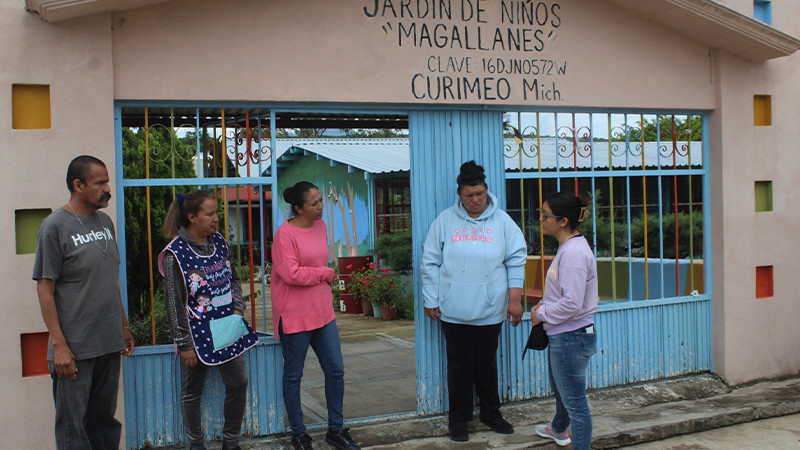 Padres de familia no permiten que se dé inicio al ciclo escolar 23-24 en el jardín de Niños Magallanes, Paníndicuaro porque “es una bomba de tiempo”.