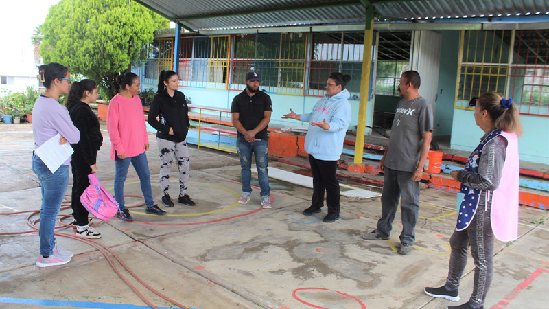 Padres de familia no permiten que se dé inicio al ciclo escolar 23-24 en el jardín de Niños Magallanes, Paníndicuaro porque “es una bomba de tiempo”.