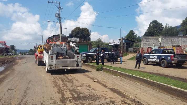 Continúa liberación de vehículos retenidos por normalistas y comuneros; SSP Michoacán realiza labores de monitoreo - Foto 1 