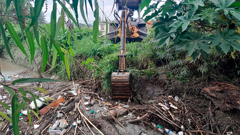 Retira Gobierno Municipal 30 toneladas de basura en dren Barajas