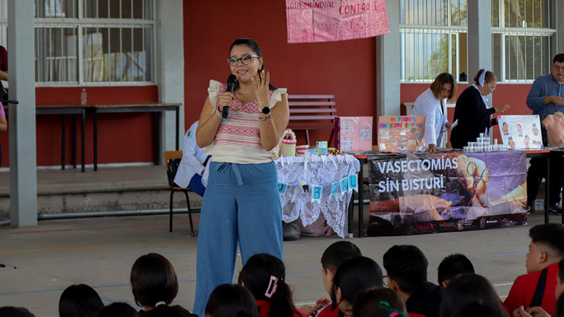 Lleva Seimujer información de salud reproductiva a estudiantes de Tarímbaro 