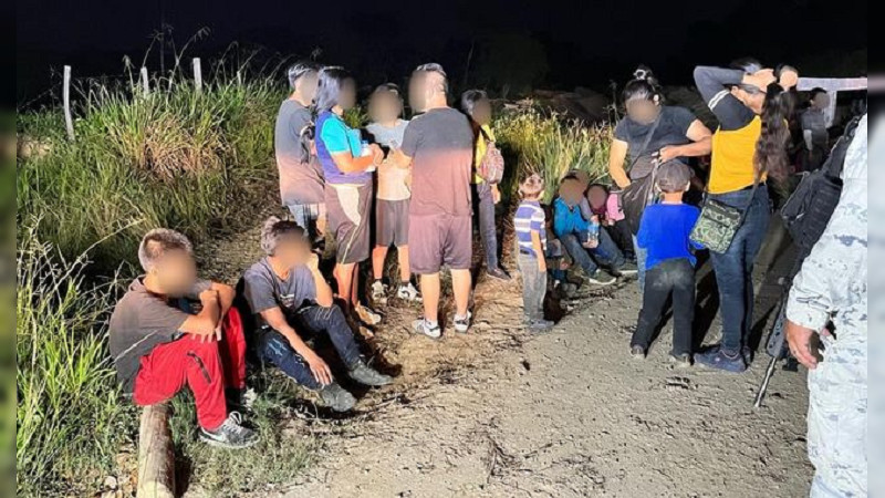 Rescatan a 123 migrantes en una brecha de Veracruz; 22 eran menores no acompañados 