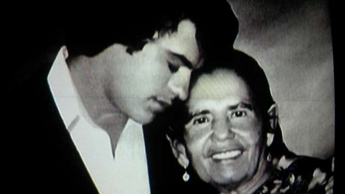 Familia de Juan Gabriel emite comunicado para agradecer apoyo y condolencias 