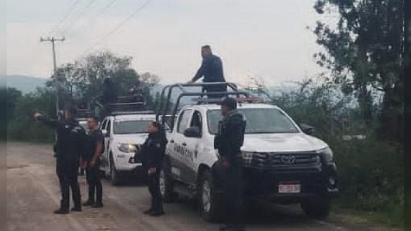 Pareja de maestros y su hija los ejecutados en LC, Michoacán 