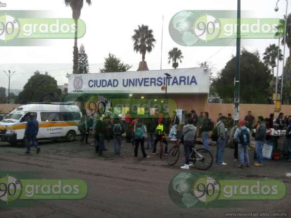 Esta madrugada fueron tomadas las instalaciones de Ciudad Universitaria - Foto 2 