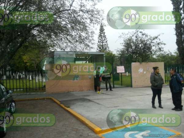Esta madrugada fueron tomadas las instalaciones de Ciudad Universitaria - Foto 4 