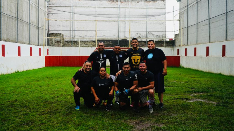 Fraternal convivencia deportiva entre edil y policías de Uruapan