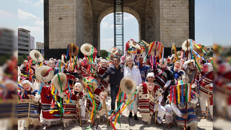 Pirekuas y viejitos sorprenden a CDMX con su magia y tradición Purépecha