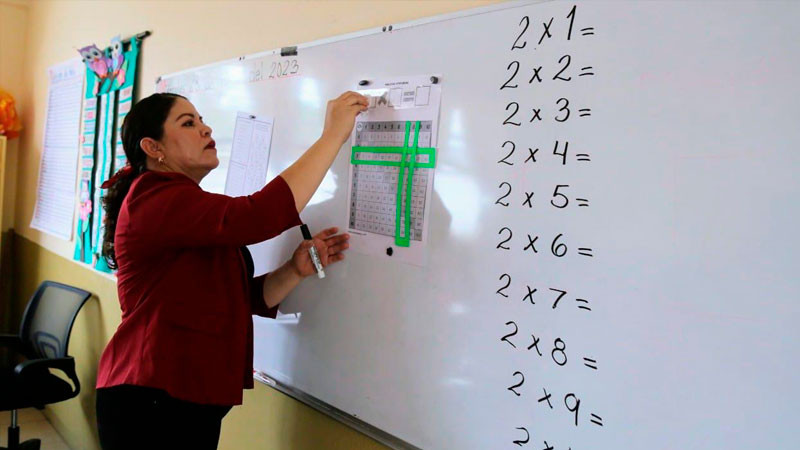 SEE fortalece escuelas del oriente; envía 31 docentes a Zitácuaro 