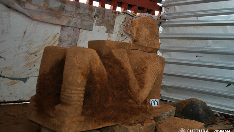 INAH localiza escultura prehispánica de Chac Mool en Pátzcuaro, Michoacán 
