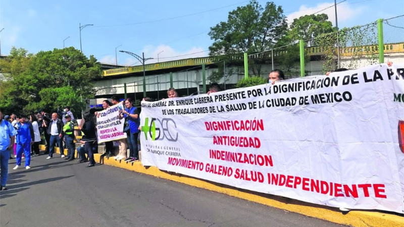 Protestan trabajadores de la salud en CDMX, por contratos permanentes y antigüedad laboral 