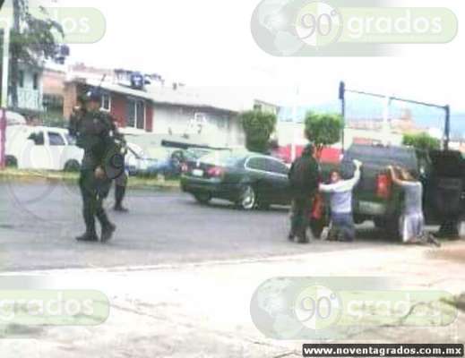 Asesinan a tres personas en restaurante de Zitácuaro, Michoacán - Foto 1 