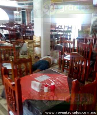 Despliegan operativo de seguridad en Zitácuaro, Michoacán, tras múltiple asesinato en restaurante - Foto 3 